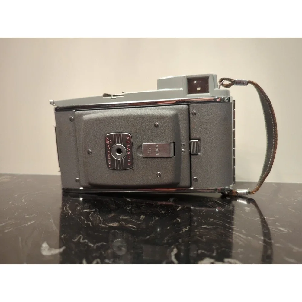 VINTAGE POLAROID LAND CAMERA MODEL 80 with case and accessories